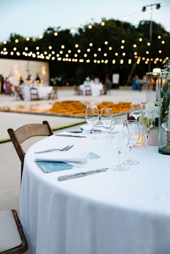 UNICO 20°87° Riviera Maya Wedding reception table