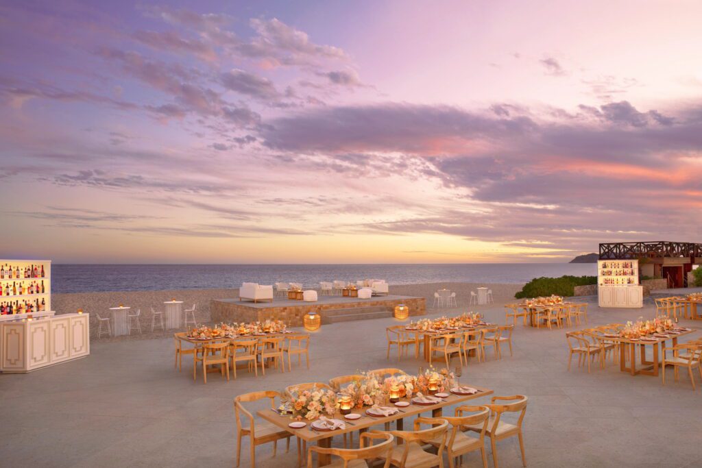Outdoor wedding reception in Mexico